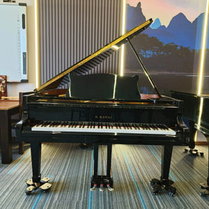 Piano à queue Kawai No.600 de deuxième main de qualité supérieure en excellent état livraison rapide finition élégante originale touches lisses - Product Image 1