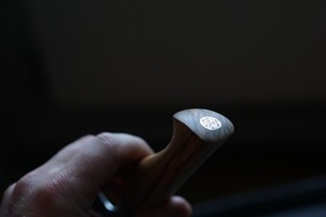 Couteau de chef professionnel en acier inoxydable fait à la main de haute qualité couteau de cuisine à manche en bois d'olivier. - Product Image 3