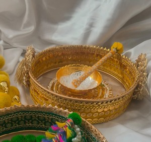 Ensemble de plateaux de cérémonie unique pour le haldi et le mehndi, plateau décoratif de mariage avec bol et applicateur, plateau de pithi, plateau de mehndi, plateau de kumkum, plateau de dholki - Product Image 2