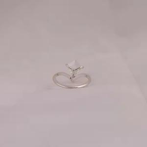 Nouvelle arrivée Cerf-volant Portrait Cut Lab Grown Diamond Solitaire Ring Unique Art Cut Bague de fiançailles en or massif 14 carats Design personnalisé - Product Image 2