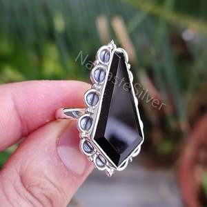 Anillo Gótico de Ataúd Hecho a Mano en Plata de Ley 925 con Ónix Negro Natural, Licenciado para Halloween, Regalo para Brujas - Product Image 2
