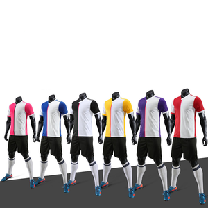 Conjunto de Camiseta y Pantalones Cortos de Fútbol Sublimados, Personalizados, Unisex, 100% Poliéster Elástico, Uniforme de Fútbol para Entrenamiento, Venta al Por Mayor - Product Image 5