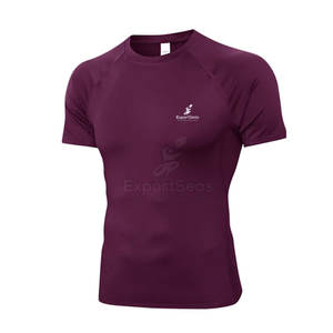 Camiseta Deportiva de Gimnasio Fabricada con una Construcción Ligera y Transpirable - Product Image 1