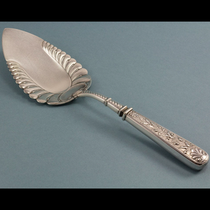 Cuillère de mariage en acier inoxydable à poignée gravée de l'Inde, parfaite pour les ustensiles de cuisine, la vaisselle et les accessoires d'hôtel. - Product Image 6