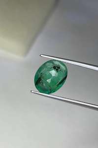 มรกตทรงรีเจียระไนธรรมชาติ สวยงาม  มรกตผสมรูไทล์ - Product Image 4