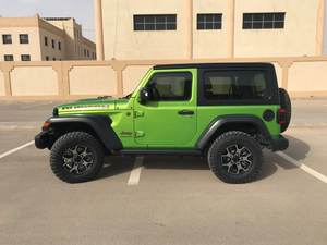 รถจี๊ป แรนเกลอร์ ปี 2019 เครื่องยนต์ I4 V6 เกียร์อัตโนมัติ พร้อมระบบควบคุมความเร็วอัตโนมัติ ACC เบาะหนัง ขนาดยาง R20 ระบบขับเคลื่อน AWD พวงมาลัยซ้าย ไฟ LED หลังคาซันรูฟ - Product Image 6