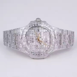 นาฬิกาข้อมือสไตล์ฮิปฮอป ประดับเพชรโมอิสซาไนต์ทรงบาแกตต์  หน้าปัดอนาล็อก  กระจกกันน้ำ  ตัวเรือนสแตนเลส  ระดับความสะอาด VVS - Product Image 1