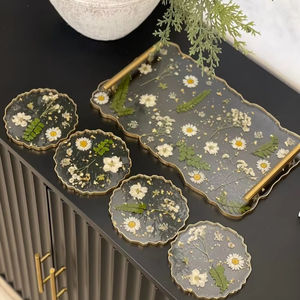 Elegante bandeja de servicio de resina moderna con patrones metálicos y jaspeados ideal para organizar o servir en cualquier habitación - Product Image 1