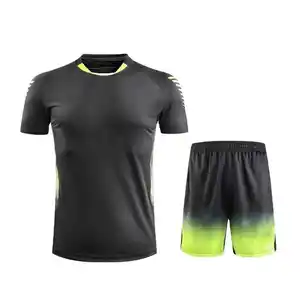 定制尺寸和设计的快干男士羽毛球衬衫和短裤透气乒乓球服