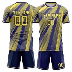 Venta al por mayor de uniformes de fútbol para hombres personalizado impreso nombre y número del equipo Popular sublimación Jersey conjunto corto - Product Image 5