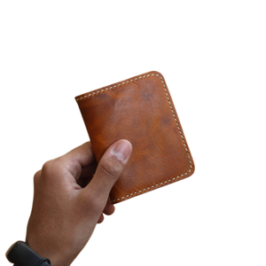 Cartera de cuero genuino hecha a mano con tarjeta vertical 2024 en logotipo personalizado de precio asequible y cartera de cuero de color para hombres - Product Image 1