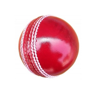 Pelota de críquet duradera de cuero rojo ROMAN TROOPS para entrenamiento deportivo y eventos todas las estaciones - Product Image 1