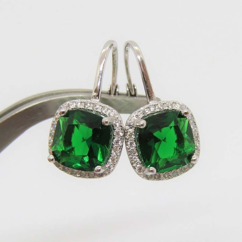 สีเขียว