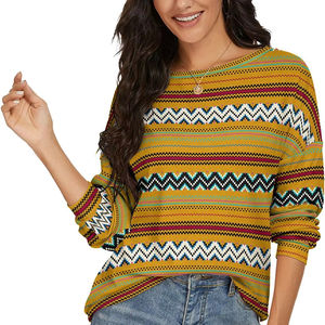 เสื้อสเวตเชิ้ตผู้หญิงพิมพ์ลายซับลิเมชั่นสำหรับฤดูหนาว ราคาโรงงาน ออกแบบใหม่ด้านหน้า สีตามสั่ง ผลิตจากโพลีเอสเตอร์ 100% - Product Image 4