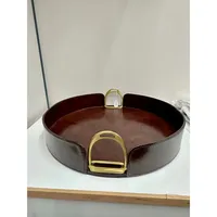 Plateau de service traditionnel plateau de service rond en cuir de haute qualité avec poignée en métal personnaliser la taille disponible à bas prix