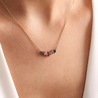 Collier chaîne minimaliste en argent sterling 925 plaqué or 22 carats avec pierres de naissance familiales en quartz multicolores taille marquise