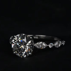 Bague de luxe en diamant cultivée en laboratoire 2.00 carats marquise et taille ronde VS1 clarté IGI SGL certifié or rose argent fournisseur - Product Image 1