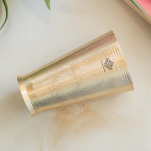 Gobelet en verre de grande taille à motif de fleurs en laiton pur Indian Art Villa-Verres et rangement - Product Image 3