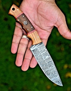 Lame en acier damas sur mesure Couteau de chasse Damas pour l'extérieur Couteau de camping à lame fixe supporté par OEM Qualité industrielle - Product Image 4