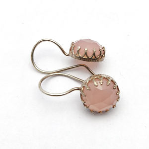 Boucles d'oreilles de créateur en argent sterling rond en quartz rose naturel de 12mm faites à la main 5.17gms bijoux fins pour filles toutes les religions - Product Image 5