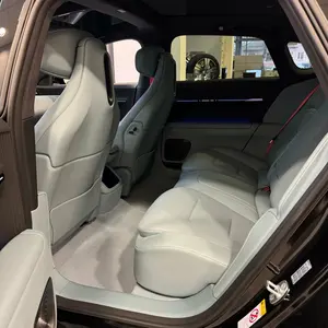 2025 A V A R T R 12 Sedán con Batería de Litio, Neumáticos R18, Asientos de Cuero, Cámara Trasera - Product Image 2