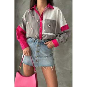 Blusas y Camisas Florales Grises y Fucsia para Mujer Topshow, Producto al por Mayor - Product Image 5