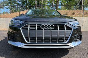 Voiture d'<span class=keywords><strong>occasion</strong></span> propre à faible kilométrage, <span class=keywords><strong>Audi</strong></span> <span class=keywords><strong>A4</strong></span> <span class=keywords><strong>Allroad</strong></span> 2021, prête à être expédiée dans le monde entier. - Product Image 2
