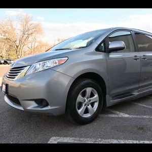 Usado 2015 T * oyota Sienna LE Mobility - Product Image 1