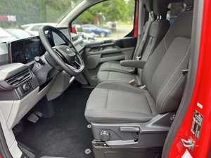 Ford Tourneo Custom 2020-2024 Usada en Venta, Económica, con 7-9 Asientos de Cuero, Cámara Trasera, Volante a la Izquierda - Product Image 3