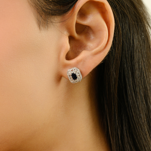 Boucles d'oreilles à clous doubles en saphir bleu et diamants, design unique et tendance, luxe, or blanc massif 14 carats, bijoux de déclaration - Product Image 4