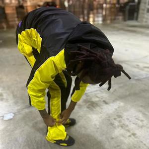 100% ropa de calle deportiva de nailon, chaqueta cortavientos de concha blanda, chándal bordado con logotipo personalizado de alta calidad, venta al por mayor para hombres - Product Image 3