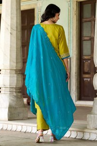 RADHE EXPORTS Kurta, Pantalón y Dupatta de Viscosa Chanderi Pura para Mujer - Estampado, de Secado Rápido, Moderno, para Todas las Temporadas, Ideal para Bodas/Fiestas/Uso Casual - Product Image 3