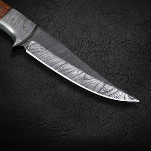 Couteau de chasse artisanal personnalisable Bolognesi 1095 15n20 Damas lame pleine longueur à pointe tombante manche en bois de rose étui en cuir - Product Image 6