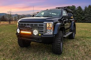 รถฟอร์ด F-250 ซูเปอร์ดิวตี้ XL 4x4 ปี 2024 มือสอง สภาพดี เครื่องยนต์ 6.8 ลิตร V8 ขับเคลื่อน 4 ล้อ รุ่น Arctic Trucks AT42 Package - Product Image 1