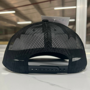 งานปัก 3 มิติ แบบกำหนดเอง หมวกแก๊ป 6 แผง สีดำ ตาข่ายสีดำ ทรงแข็ง ติดกระดุมแบบแถวเดียว สำหรับแบรนด์ของคุณ โรงงาน OEM - Product Image 6