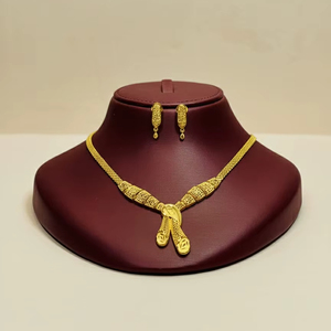 สร้อยคอแบบยาวประดับทอง 24K ชุบทองคำแท้ ให้ลุคหรูหราสำหรับผู้ที่ชื่นชอบเครื่องประดับยุคใหม่ - Product Image 1