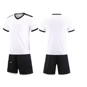 Ensemble de maillot de football à manches courtes pour hommes de haute qualité Nom personnalisé Numéro Bleu Uniforme de football pour adultes pour garçons Conception personnalisée - Product Image 2