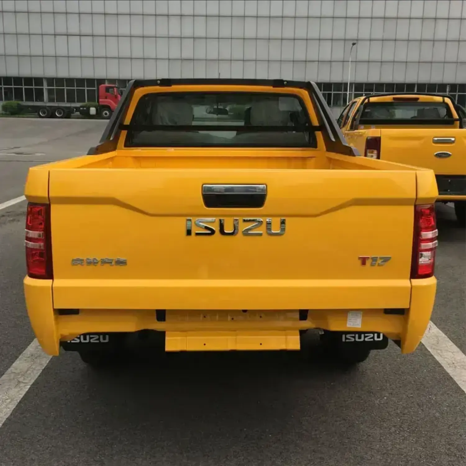 Offres Spéciales Isuzu Double cabines 3.2T diesel 4 KH Moteur Isuzu 4x4Truck