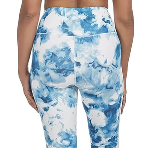 Leggings de Yoga de patrón sólido de alta calidad para mujer de diferentes tamaños hechos en Pakistán - Product Image 6