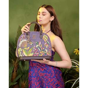 Sac de soirée demi-lune en cuir vegan avec broderie florale, fermeture éclair, doublure en coton faite main, 650g pour femme - Violet - Product Image 2