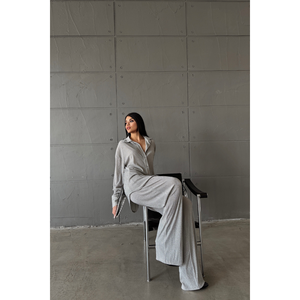 Conjunto Brillante Plateado para Mujer - Camisa y Pantalones - Product Image 4