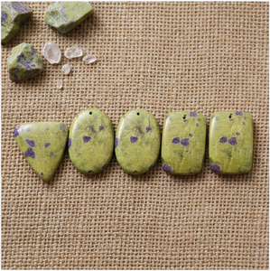 Lot de pierres précieuses en cristal d'Atlantisite naturel, proposé à prix de gros, idéal pour la fabrication de bagues, de pendentifs et de bijoux faits à la main - Product Image 2