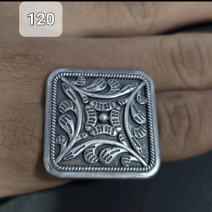 Joyería de anillo oxidado de estilo antiguo para mujer, diseño hecho a mano, ideal para atuendo informal y tradicional - Product Image 1