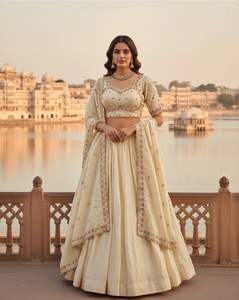 Conjunto Moderno de Chaniya Choli de Seda Pura con Bordado de Espejo, Ropa Festiva para Bodas/Fiestas, Estilo Laxmi, Secado Rápido, para Todas las Temporadas - Product Image 1