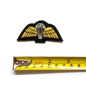 Badges brodés à la main personnalisés de l'aviation britannique des parachutistes sur tissu feutré avec fils de bullion pour blazers et autres uniformes - Product Image 5