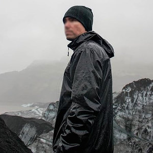 Chándal impermeable con capucha para hombre con características ajustables y ropa de calle de invierno de marca personalizada disponible a granel - Product Image 5