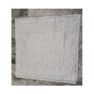 Écharpes à glands en polyester imprimées sur mesure Écharpes traditionnelles numériques de style romantique Écharpes à glands imprimées personnalisées colorées pour l'hiver - Product Image 6