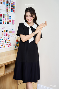 V1431 Vestido plisado de manga corta con cuello de lazo, tela suave de sarga italiana, sin arrugas, absorbente del sudor, precio al por mayor - Product Image 5