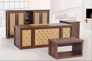 Offre Spéciale : Ensemble de Bureau Exécutif Moderne Matelassé, Finition Noyer, Matériaux en Bois Durables pour Usage Commercial - Product Image 3