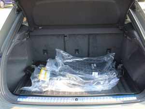 Sedán Premium 2024 Usado, 8 Cilindros, 2.0L, 5 Plazas, Cuero, Automático, 6 Velocidades, Techo Solar, Volante a la Izquierda/Derecha, Color Oscuro - Product Image 4